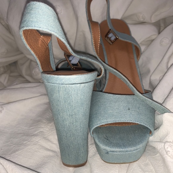 High heels - Picture 3 of 3